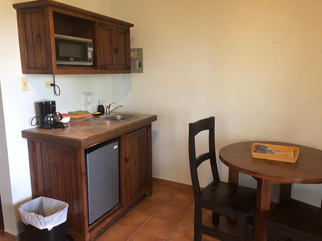 Las Palmas Inn رينكون المظهر الخارجي الصورة